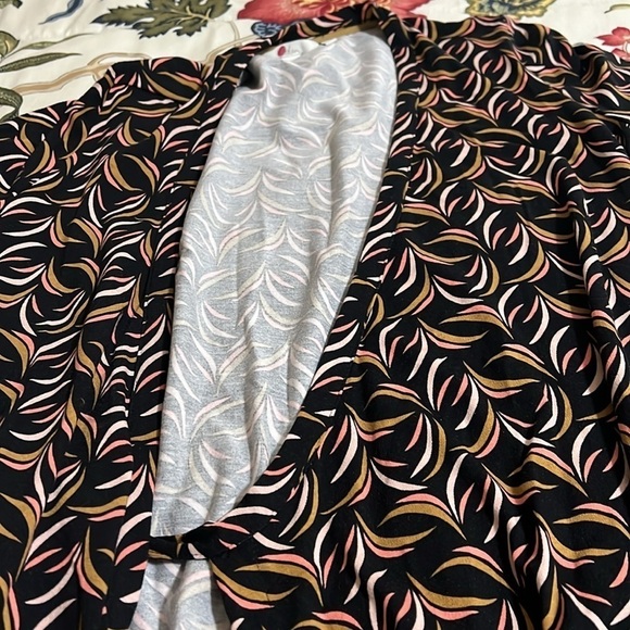 BODEN wrap dress in stylish print. Black/tan/light coral. Like new 8L - Picture 10 of 12